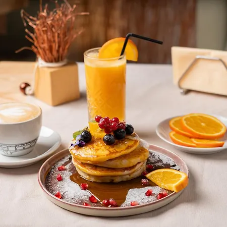 Barrique Garden - Breakfast & Restaurant - Old Town -officially Classified Гостьовий будинок Брашов