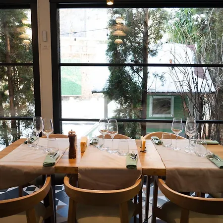 Barrique Garden - Breakfast & Restaurant - Old Town -officially Classified Maison d'hôtes 3*