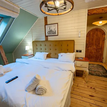 Гостьовий будинок Barrique Garden - Breakfast & Restaurant - Old Town -officially Classified 3*