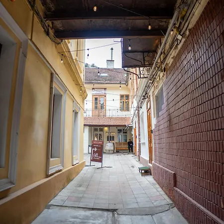 Barrique Garden - Breakfast & Restaurant - Old Town -officially Classified Гостьовий будинок