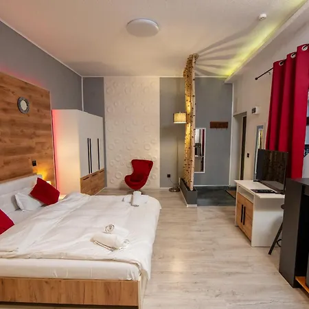 Гостьовий будинок Barrique Garden - Breakfast & Restaurant - Old Town -officially Classified 3*