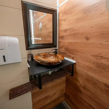 Гостьовий будинок Barrique Garden - Breakfast & Restaurant - Old Town -officially Classified 3*