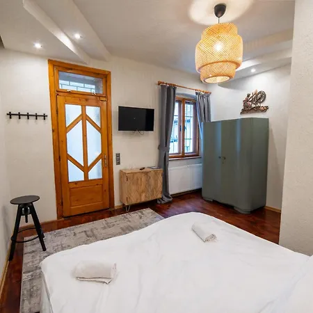 Гостьовий будинок Barrique Garden - Breakfast & Restaurant - Old Town -officially Classified