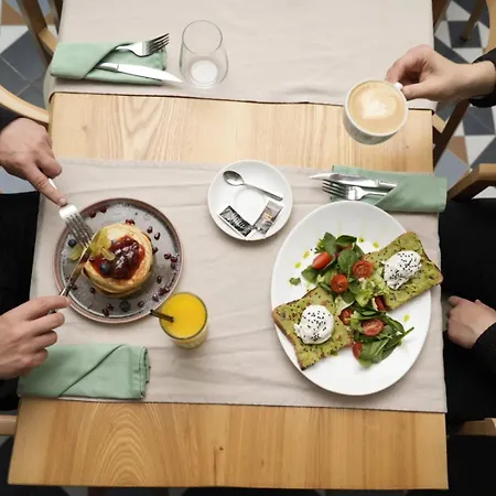 Barrique Garden - Breakfast & Restaurant - Old Town -officially Classified Гостьовий будинок